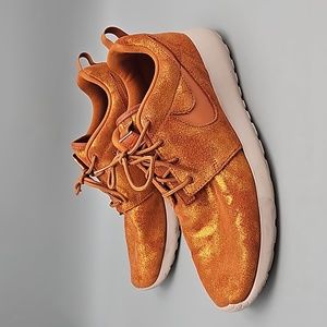 Nike Roshe Orange Shimmer shoes Women 8.5